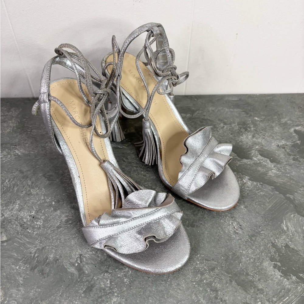 Marc Fisher Bamba silver metallic ruffle strappy heel with tassel details size 6
